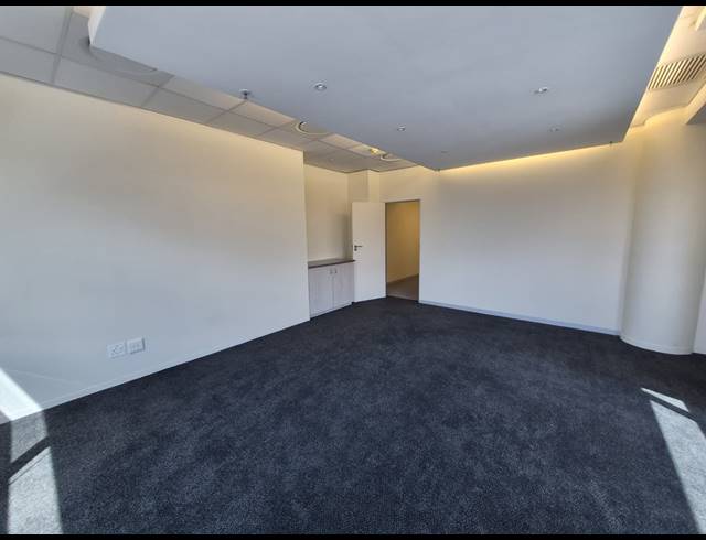 104M² OFFICE TO LET IN SANDTON CENTRAL